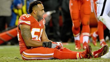 Derrick Johnson se rompe para lo que resta de temporada