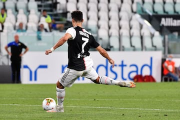 El equipo de Sarri derrotó 2-0 a Sampdoria con goles de Cristiano y Bernardeschi y logró su liga número 36 de la historia. Es la novena consecutiva, récord histórico de las grandes ligas de Europa.