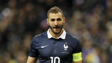Benzema, en un amistoso con la selección francesa.