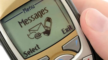 Recbir un SMS en un Nokia ladrillo, un clásico sin duda