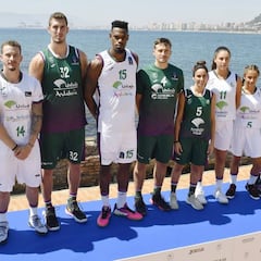 Unicaja presentó los uniformes para sus equipos masculino y femenino