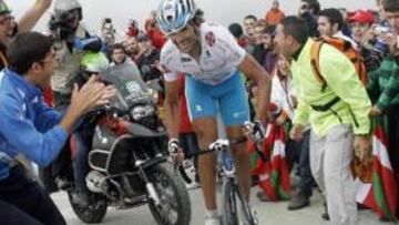<b>BOLA DEL MUNDO. </b>Mosquera podr¨ªa perder el triunfo en la etapa reina de la Vuelta a Espa?a.