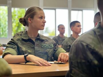 La Princesa Leonor en una de las clases en la Academia Militar de Zaragoza.