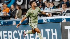 Denis Bouanga celebra su gol ante FC Cincinnati.