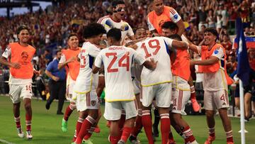 AUSTIN, TEXAS - JUNE 30: Eric Ramirez of Venezuela celebrates with teammates after scoring a goal in the second half during the CONMEBOL Copa America 2024 Group B match between Jamaica and Venezuela at Q2 Stadium on June 30, 2024 in Austin, Texas.   Buda Mendes/Getty Images/AFP (Photo by Buda Mendes / GETTY IMAGES NORTH AMERICA / Getty Images via AFP)