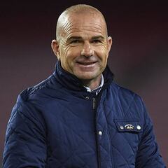 "Necesidad, urgencia, obligación... no son buenas consejeras"