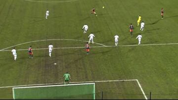 Muy poco visto: magistral gol de volea de Estrada en Montpellier