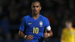 TELFORD, ENGLAND - OCTOBER 15: Reinier Jesus Carvalho of Brazil during the U17 International Youth Tournament game between England and Brazil at the New Bucks Head Stadium on October 15, 2018 in Telford, England. (Photo by James Baylis - AMA/Getty Images)