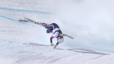 Captura televisiva de la caída de Lindsey Vonn durante el descenso olímpico en Cortina d'Ampezzo.