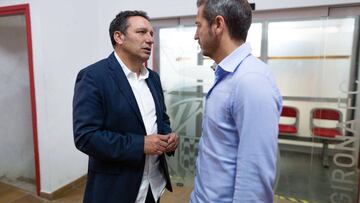 Eusebio dialoga con Quique Cárcel.