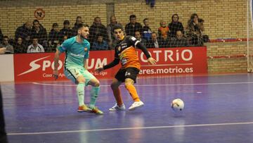 El Barcelona presiona al Inter y se pone l¨ªder provisional