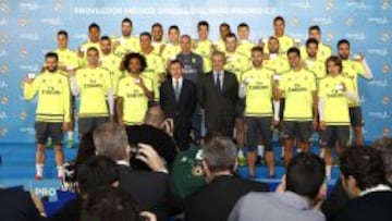 Los jugadores y Zidane posaron en la mañana del miércoles para un acto de Sanitas, que sigue patrocinando a la entidad.