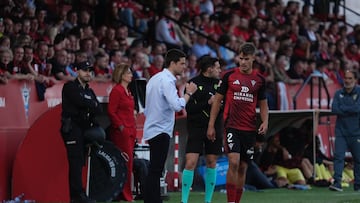 Alessio Lisci dando instrucciones a Hugo Rincón.