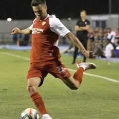 Reguilón ya enamora al sevillismo