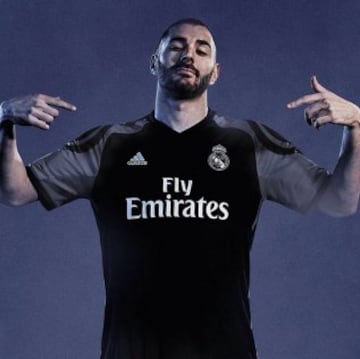Benzema con la tercera equipación del Real Madrid para la temporada 2016/2017.