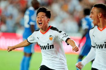Nacionalidad: Korea | Posición: centrocampista ofensivo | Club: Valencia. 