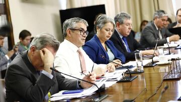 ¿Qué pasaría con las AFP tras la reforma previsional?: la propuesta de las aseguradoras que se toma el debate en Chile