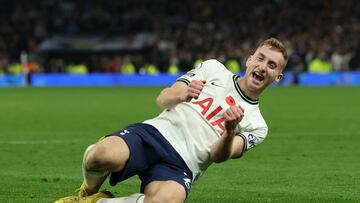 Kuluevski celebra el cuarto gol del partido.