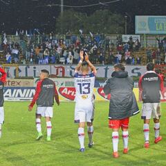 Melipilla vive un nuevo infierno y el Vial aún piensa en el milagro