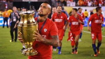 Arturo Vidal, a 10 años de su debut en la Roja.