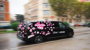 Así es ‘Double Date Van’, citas sobre ruedas por Madrid para celebrar el Día del Soltero