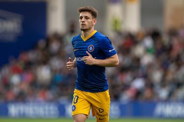 
Muy activo durante todo el partido, intentó lograr un gol de todas las maneras, pero destacada fue la jugada del gol. Su amago para quitarse de encima a la marca y su asistencia a Karrikaburu para ponerlo en los manuales de fútbol.
