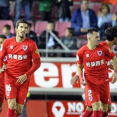 Curro remonta y tumba al Lugo