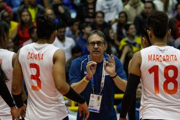 La Selección Colombia de voleibol detonó alegría en el Coliseo El Salitre al ganarle a Perú 3-0. El país sueña con un cupo a Tokio que se define contra Argentina.