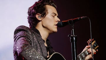 Harry Styles durante su tour europeo en AccorHotels Arena; Paris, Francia. Marzo 13, 2018.