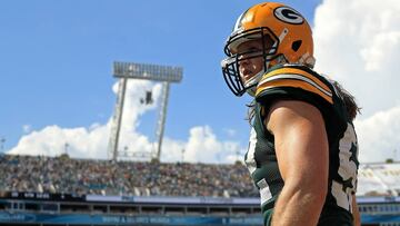 JACKSONVILLE, FL - SEPTEMBER 11: Clay Matthews #52 of the Green Bay Packers looks on during a game against the Jacksonville Jaguars at EverBank Field on September 11, 2016 in Jacksonville, Florida. Mike Ehrmann/Getty Images/AFP
== FOR NEWSPAPERS, INTERNET, TELCOS & TELEVISION USE ONLY ==