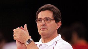 <b>SUPERADO.</b> Pasado el susto, el entrenador de la selección tendrá que incorporarse a sus tareas progresivamente.