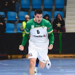 El Cangas le regala la victoria al Anaitasuna en Pamplona