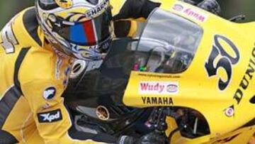 <b>SORPRESA.</b> El francés Sylvain Guintoli (Yamaha) ha logrado el mejor tiempo en el trazado checo de Brno.