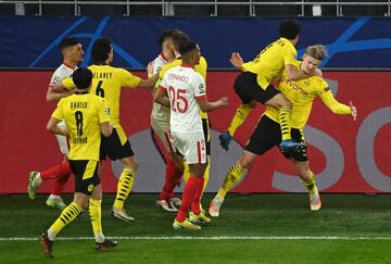 2-0. Segundo penalti. Erling Haaland celebró el segundo gol.