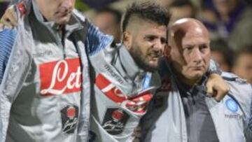 Insigne abandona el campo lesionado.