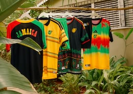 Jamaica presenta sus nuevas equipaciones con un diseño inspirado en el reggae
