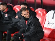 GIRONA, SPAIN - JANUARY 10: Cristhian Stuani of Girona FC looks on during the LaLiga EA Sports match between Girona FC and CA Osasuna at Montilivi Stadium on January 10, 2026 in Girona, Spain. (Photo by David Ramos/Getty Images)