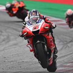 Zarco arranca pulverizando el récord delante de Mir y Rins