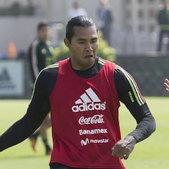 Carlos Gullit Peña realiza exámenes médicos con Cruz Azul