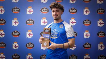 Mario Soriano recibe el Premio Estrella Galicia.