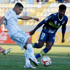 Una estrella del fútbol chileno parte a México