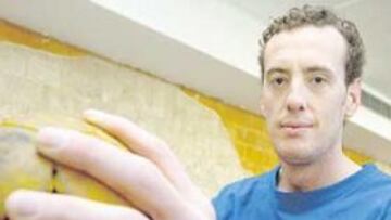 <b>EL BALÓN ES SUYO. </b>Aunque Gull en los partidos no lo retiene. Lo suyo es tirar y tirar, y marcar goles.