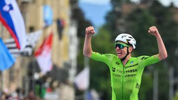 Pogacar apuesta por los 3 dígitos y emula a Froome y Contador