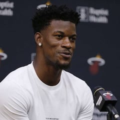 Butler se presenta de madrugada al primer entrenamiento