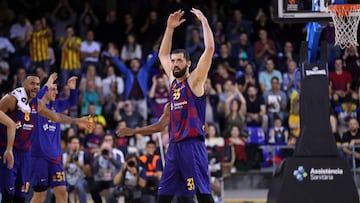 Nikola Mirotic jalea a la grada del Palau Blaugrana en la victoria del Barça ante el Maccabi el pasado 22 de noviembre.