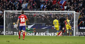 Fernando Torres marca el 2-0.