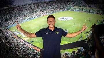 Joaquín posa para Diario AS en la antesala del duelo.