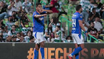 Expertos ven cerca la novena para Cruz Azul tras triunfo en Torre&oacute;n