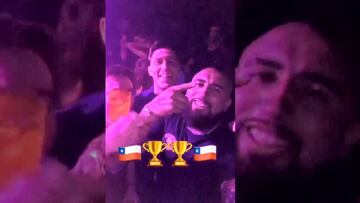 La animada fiesta de Arturo Vidal junto a amigos en Chile