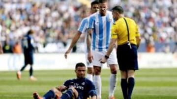 Cristiano se queja de un golpe en el partido ante el M&aacute;laga.